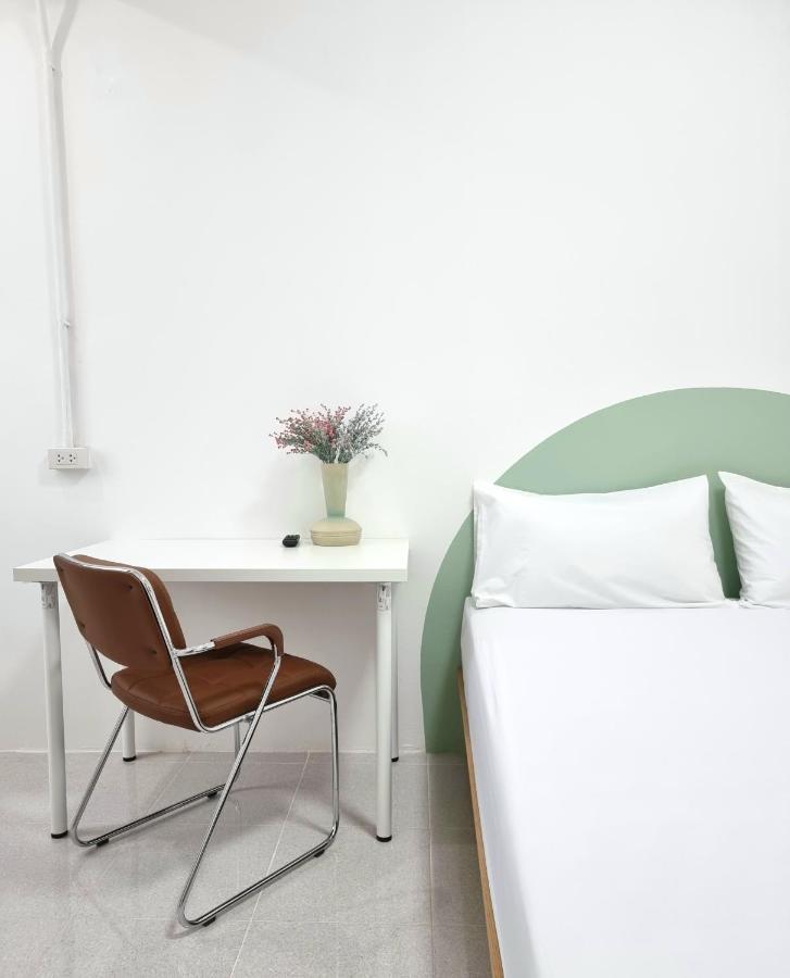 The Zai Apartment Ban Krathum Lom Екстер'єр фото