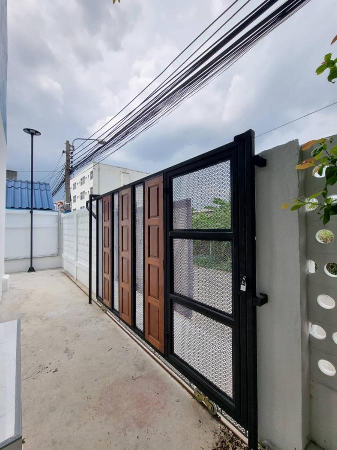 The Zai Apartment Ban Krathum Lom Екстер'єр фото
