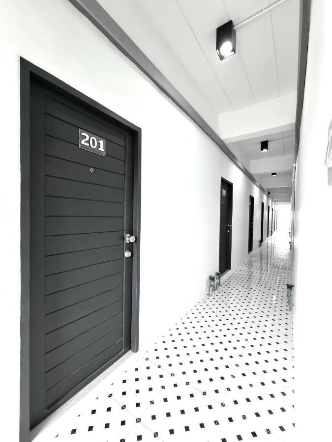 The Zai Apartment Ban Krathum Lom Екстер'єр фото