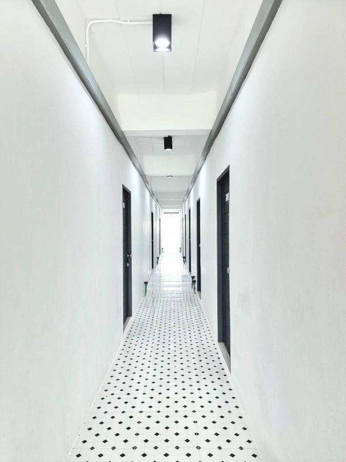 The Zai Apartment Ban Krathum Lom Екстер'єр фото